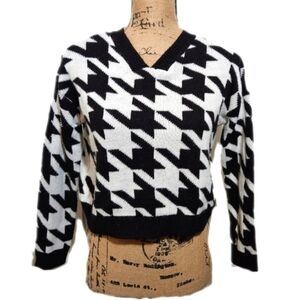 Girls Self Esteem Black and White Print Sweater Size 16